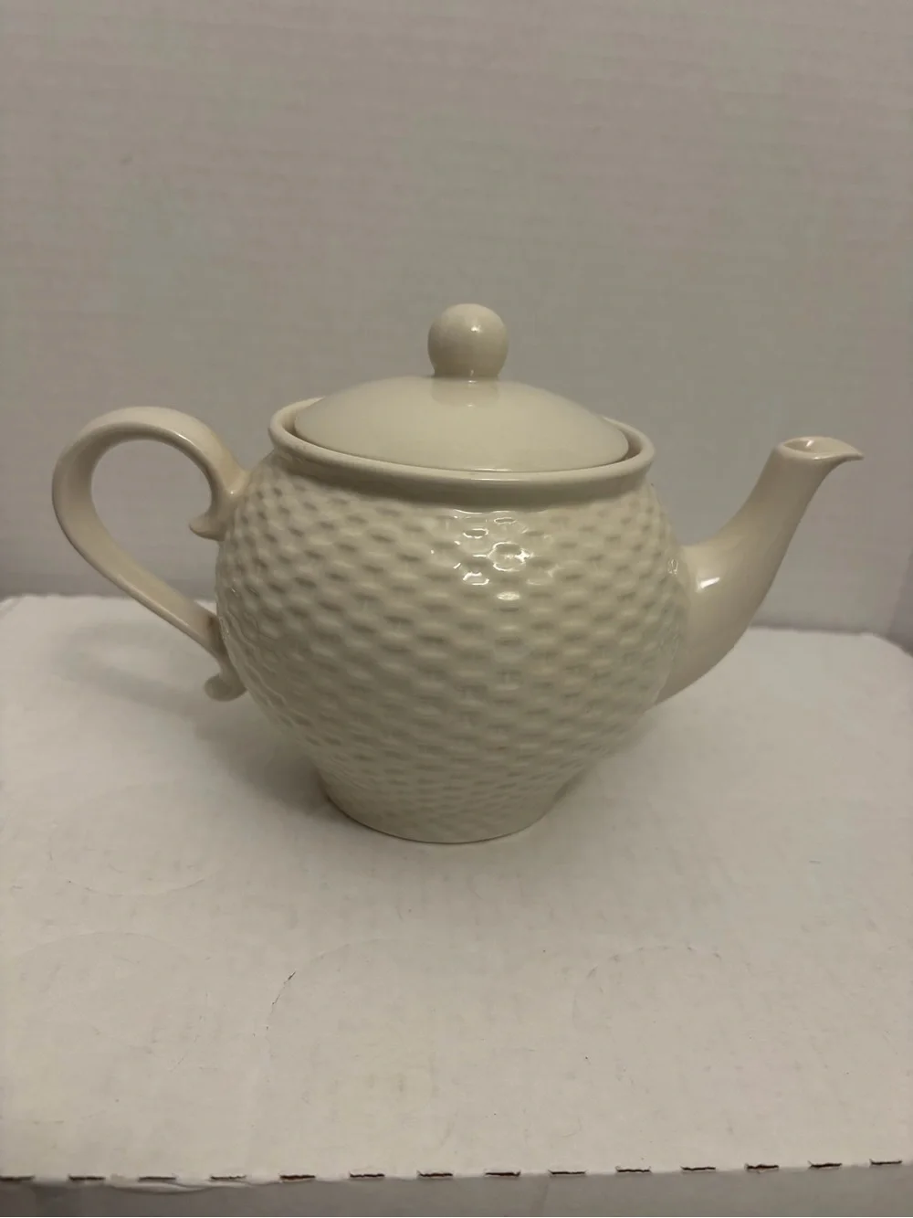 Vintage 1985 Teleflora Gift Ceramic Teapot - White Basketweave with Pink Flowers